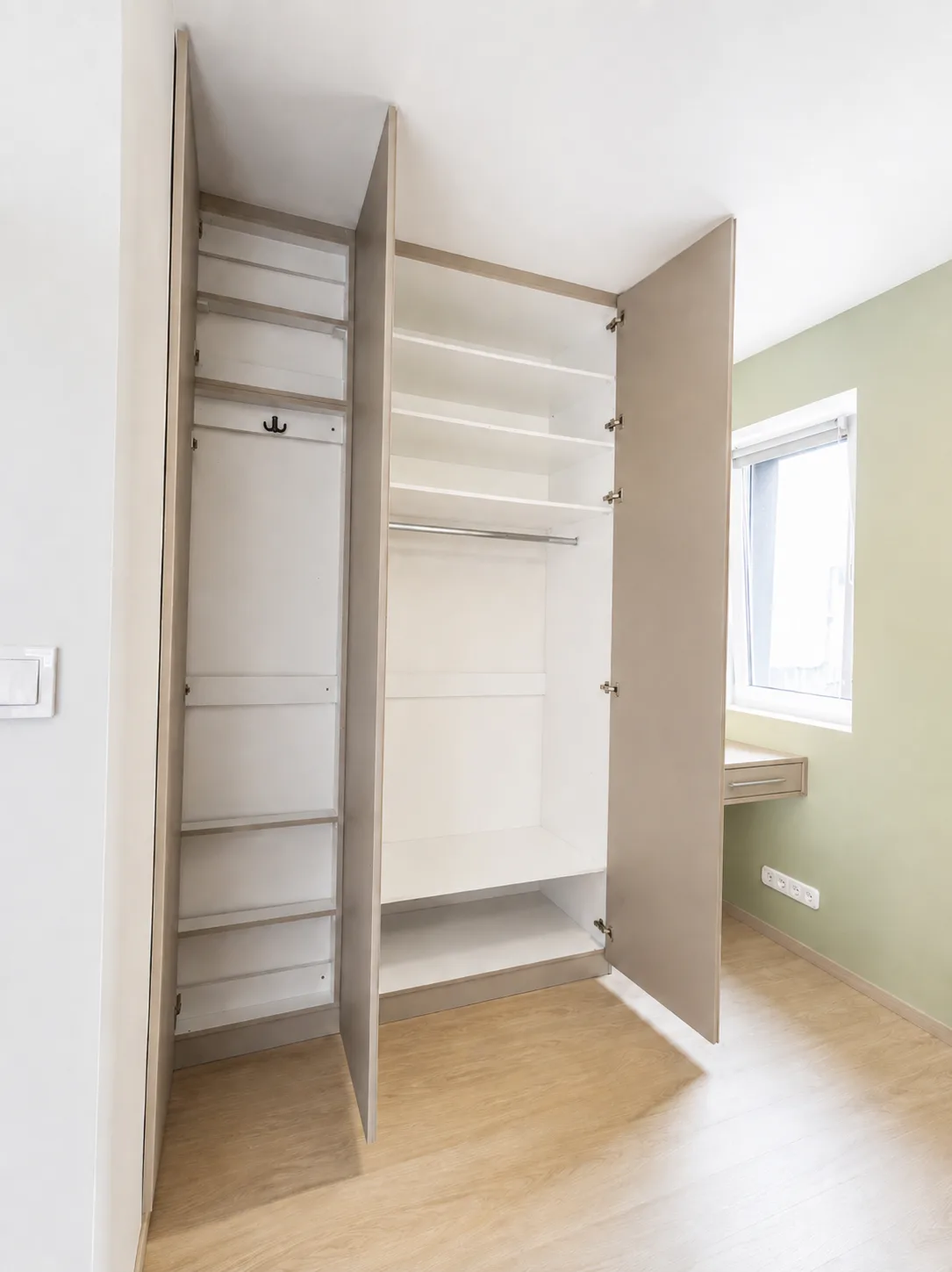 Gardróbok és nappali bútorok